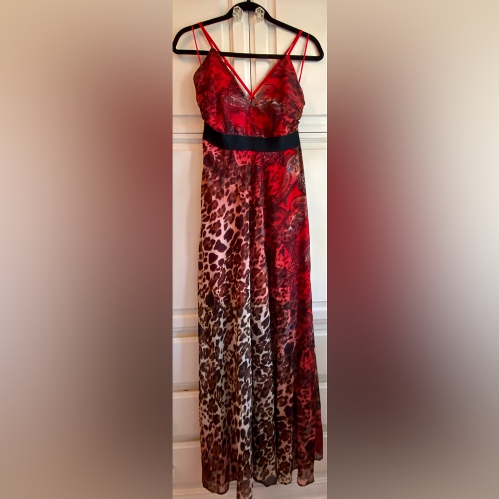 ❤️On-Trend FW2026❤️
La Diosa—Red, Leopard, Adjustable Strap, Maxi, Chiffon/Sheer - Picture 3 of 11